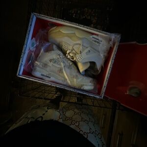 Off-White x Wmns Air Jordan 4 Retro SP ‘Sail’